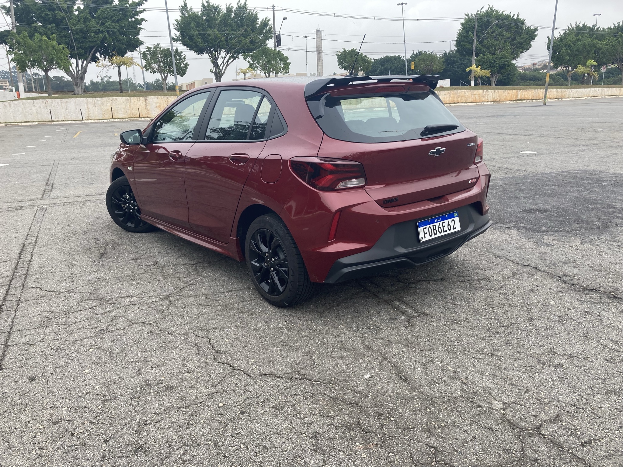 Andamos no novo Chevrolet Onix RS 2021: confira o vídeo