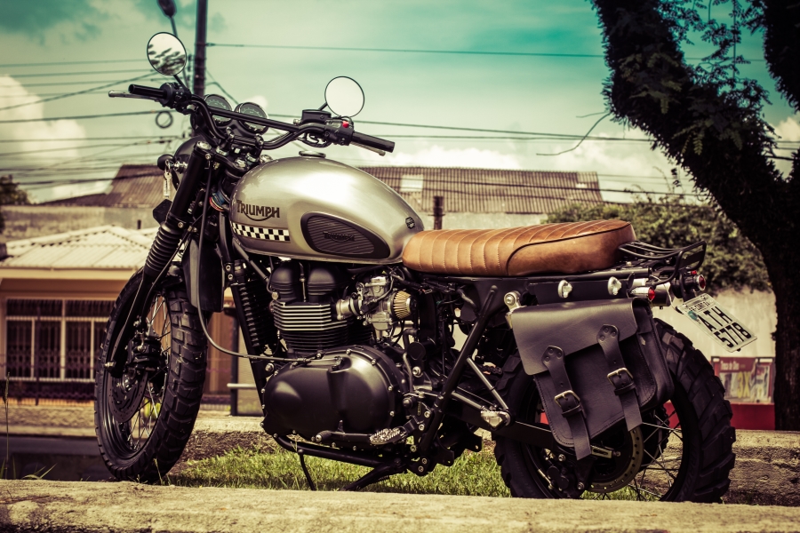 Triumph bonneville deals customizada