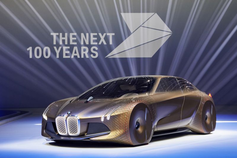 BMW completa 100 anos