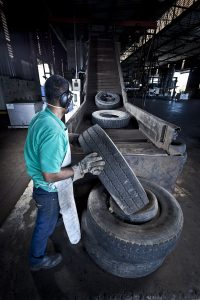 Só no primeiro trimestre deste ano, a Reciclanip recolheu 114,5 mil toneladas de pneus|Foto: Divulgação/Reciclanip