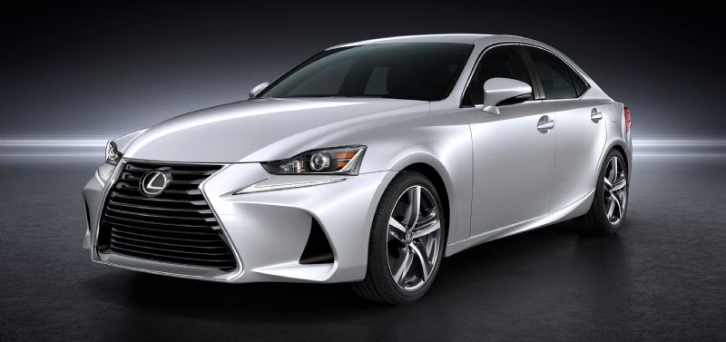 Lexus apresenta novo IS na China