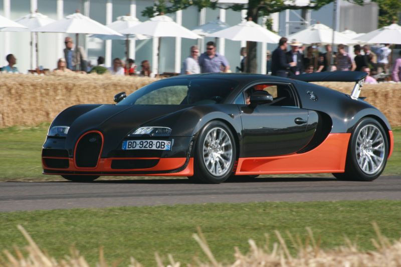 G1 > Carros - NOTÍCIAS - Motorista destrói Bugatti em corrida de