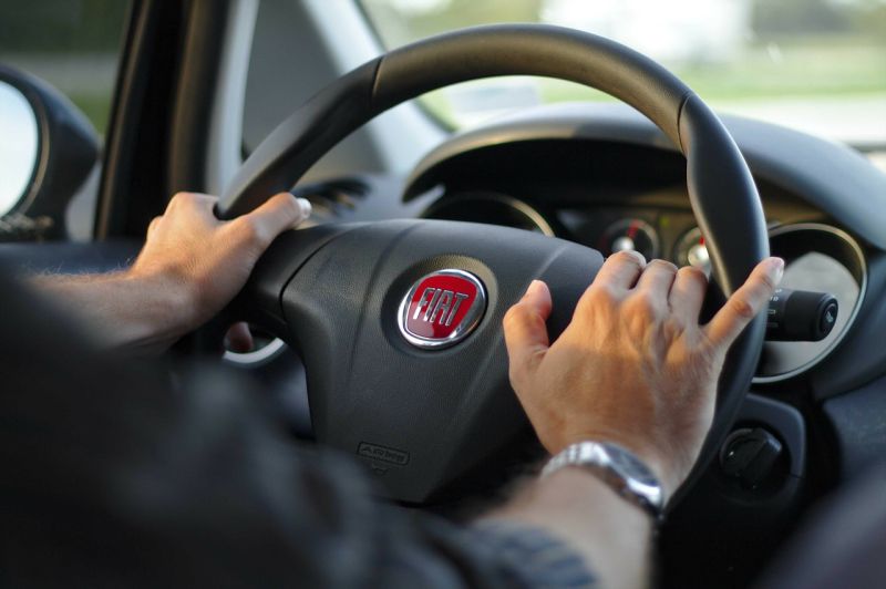 Posição correta é essencial para garantir segurança ao volante