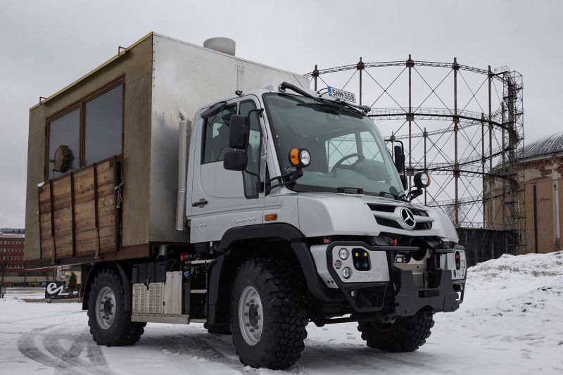 Mercedes-Benz Unimog é transformado em food truck na Finlândia