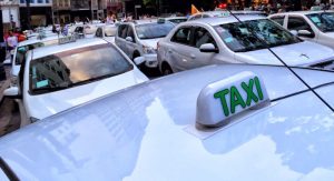 27/03/2015- São Paulo- SP, Brasil- Protesto de taxistas, no centro da cidade, pedindo mais segurança devido a morte de um colega. Foto Paulo Pinto/ Fotos Públicas