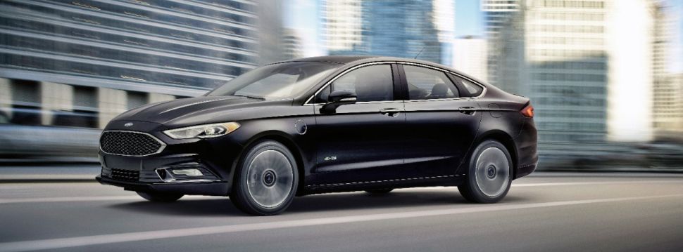 Versão híbrida do novo Ford Fusion tem autonomia recorde de 980 km