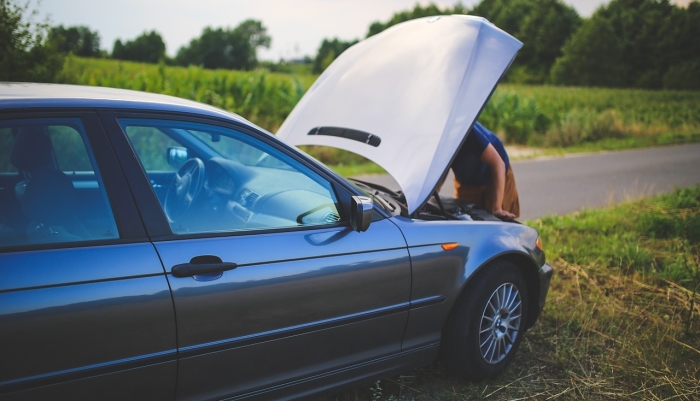 Homens gastam mais com carro do que mulheres, diz pesquisa