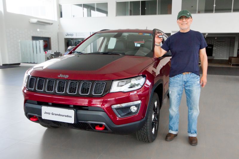 Primeiro Novo Jeep Compass é entregue a brasileiro