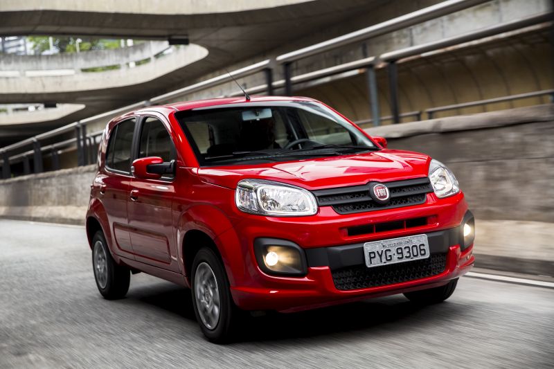 Recall: Fiat convoca proprietários do Uno para inspeção no airbag