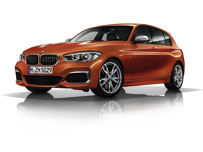 BMW M140i estreia no Brasil durante o Salão do Automóvel