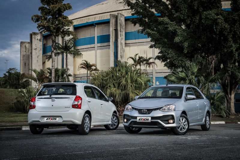 Toyota lança linha 2018 do Etios com novo visual