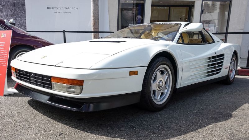 Clássica Ferrari Testarossa do seriado Miami Vice irá a leilão