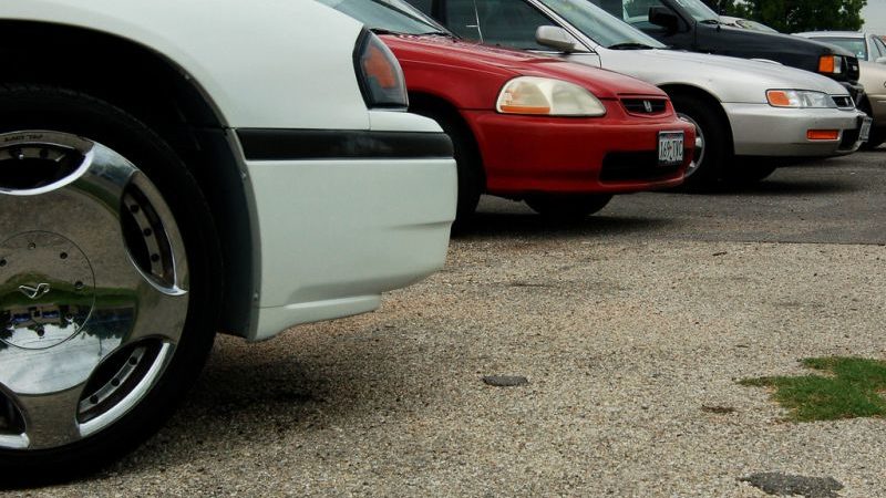 Antes de comprar um carro, descubra se você tem condições para mantê-lo