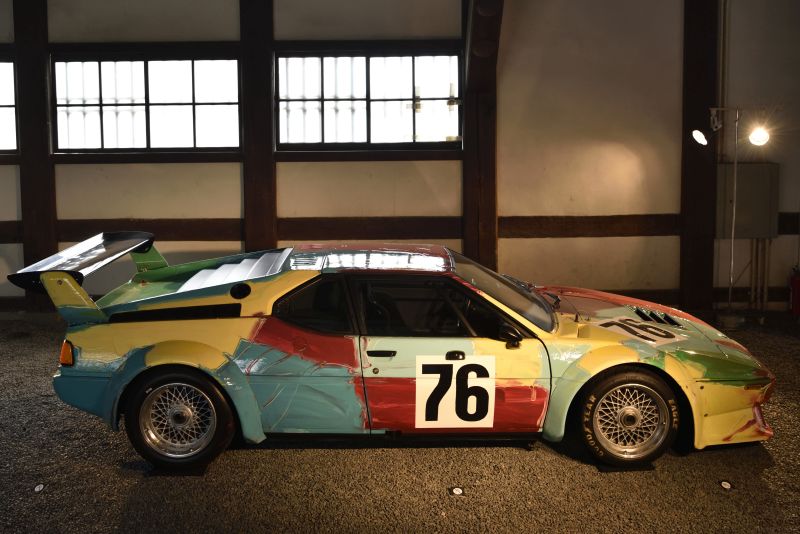 BMW M1 estilizado por Andy Warhol é exibido no Japão; veja fotos