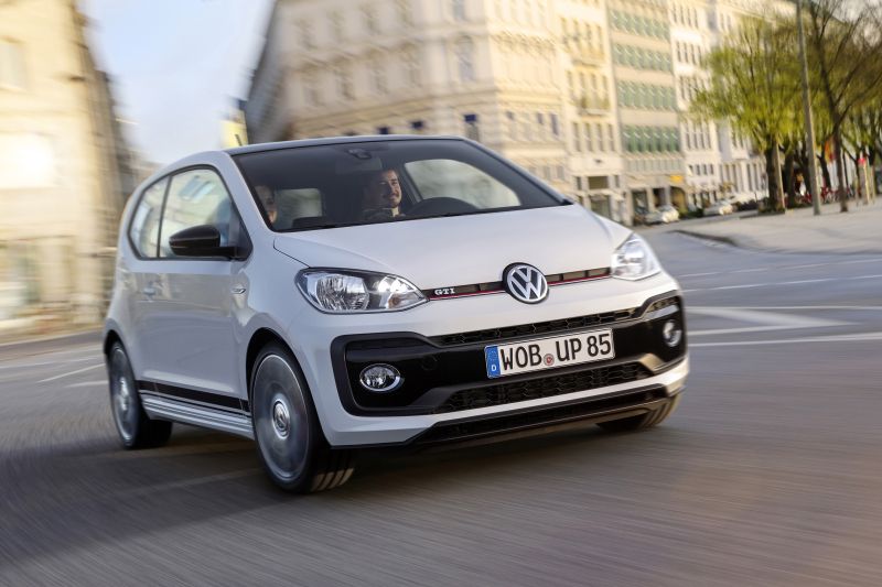 Volkswagen Up GTI faz estreia mundial em encontro de esportivos da marca