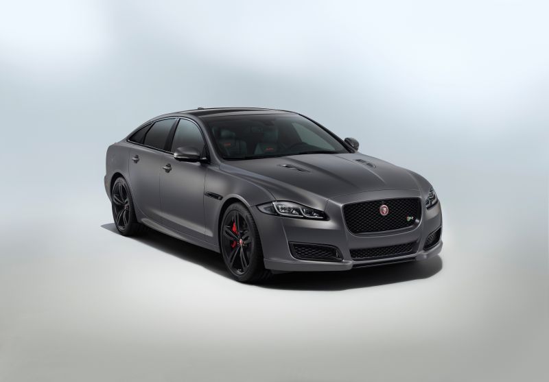 Novo Jaguar XJR575 tem motor V8 Supercharged e chega a 300 km/h