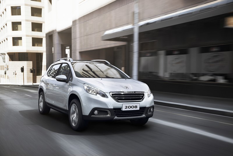 Peugeot lança câmbio automático de seis marchas para a linha 2018 do 208 e 2008