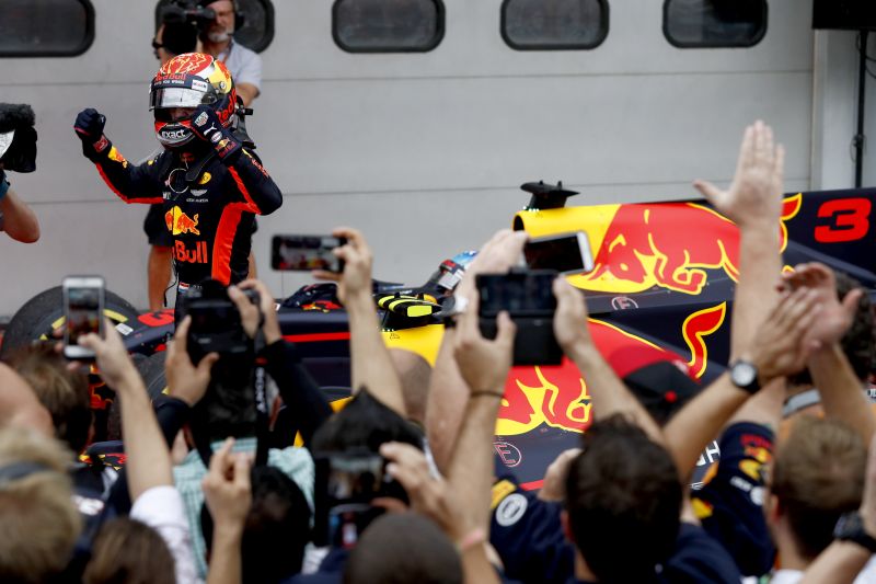 Opinião GP da Malásia: Verstappen afasta maré de azar e vence prova marcada pela recuperação de Vettel