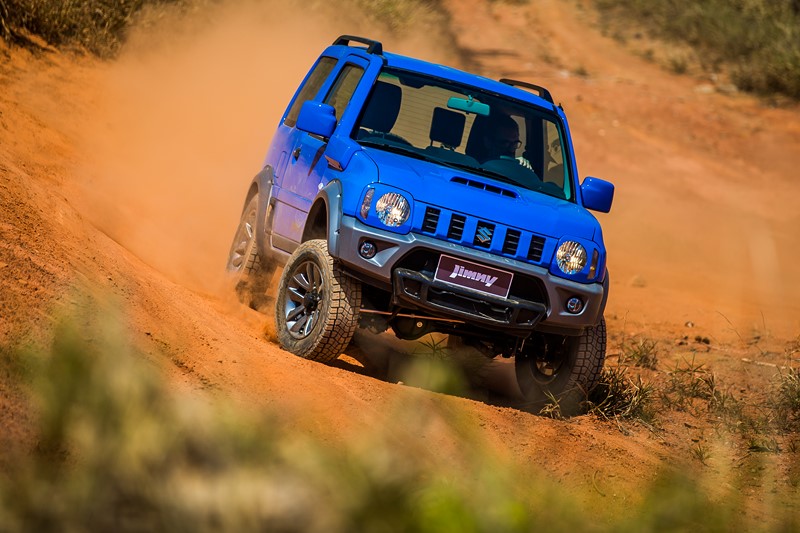 Suzuki Jimny ganha sistema multimídia com espelhamento, veja novidades da linha 2018