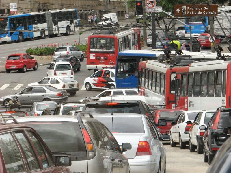 40 mil pessoas morrem por ano no trânsito do Brasil; confira os carros mais seguros para rodar no País