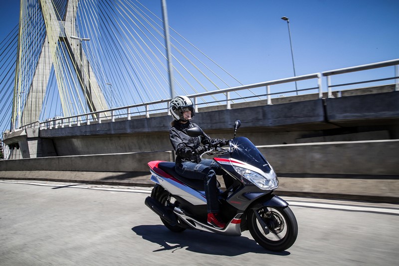 Honda apresenta nova versão Sport para a PCX 150