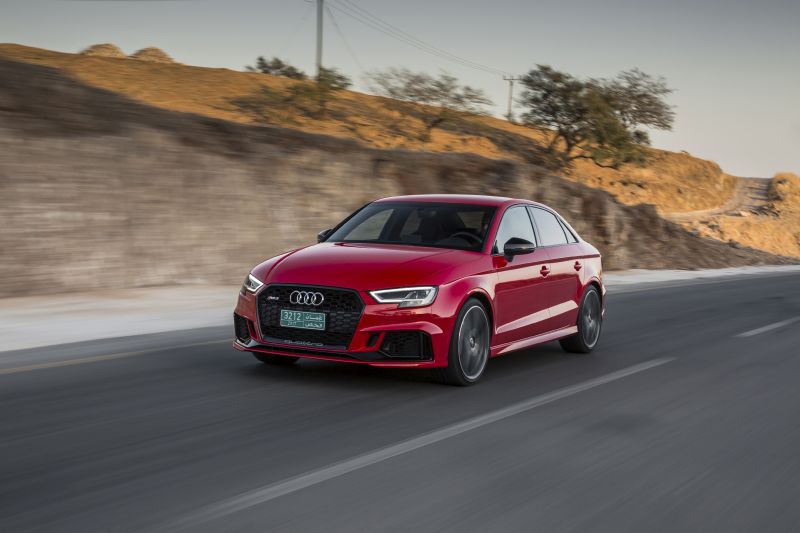 Audi RS 3 começa a ser vendido no Brasil por R$ 329.990