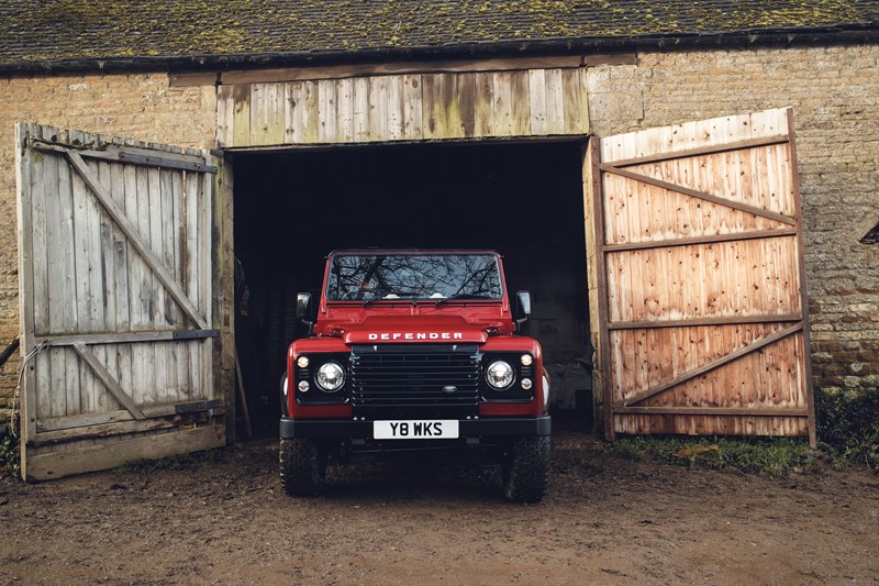 Land Rover Defender Works V8