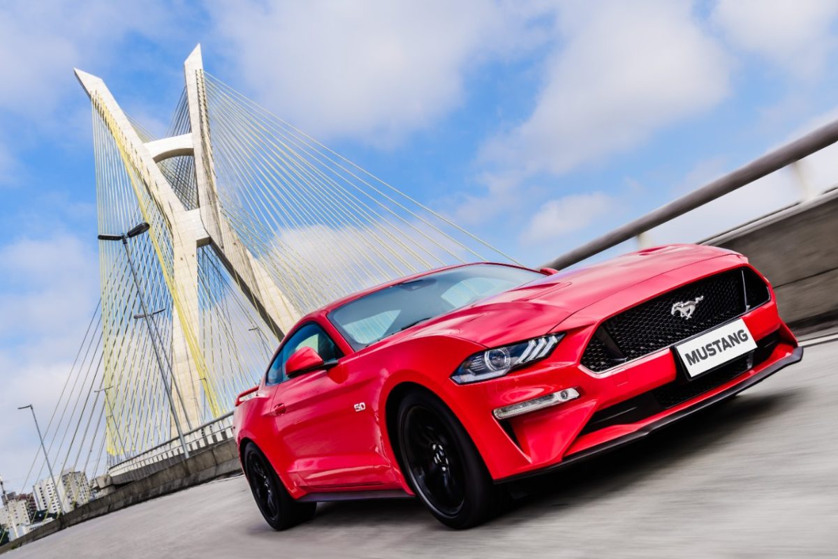 Ford Mustang começa a ser vendido no Brasil por R$ 299.900; veja fotos do modelo