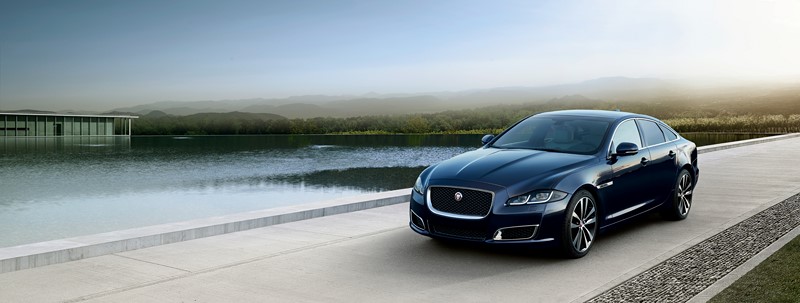 Jaguar lança XJ50 em comemoração aos 50 anos do sedã