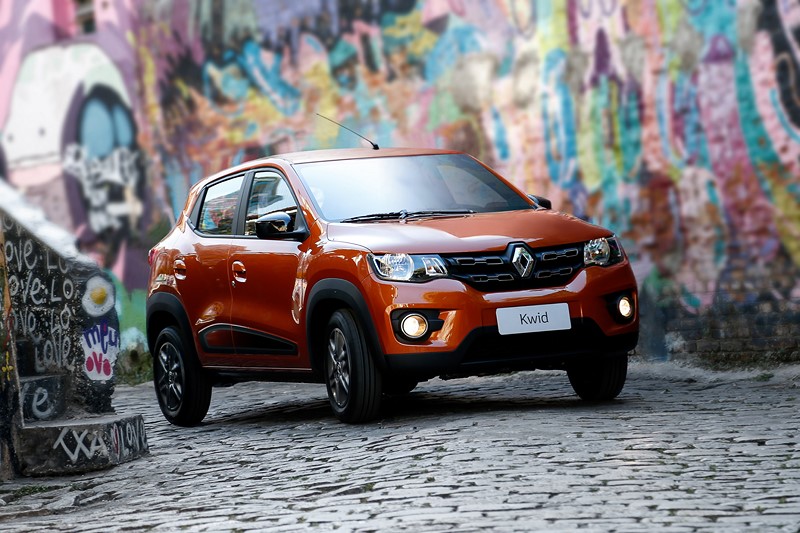 Renault Kwid segue no top 5 e Chevrolet Onix dispara na liderança em abril; veja os 25 mais vendidos