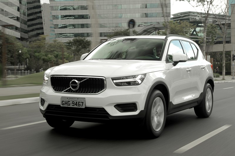 Volvo XC40 T4 é lançado no Brasil por R$ 169.950