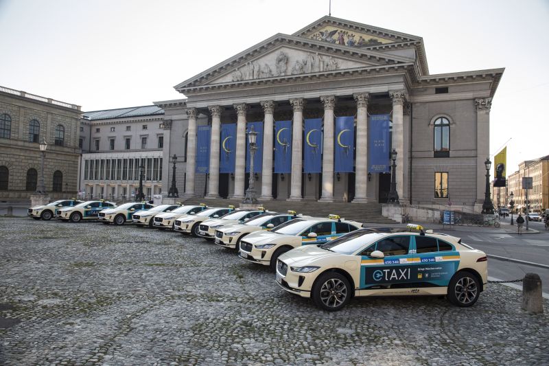 Jaguar I-Pace inaugura primeira frota de táxis elétricos da Alemanha