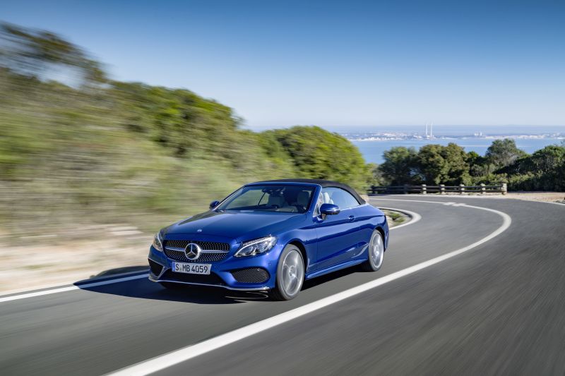 Recall da Mercedes convoca Classe C 300 Cabriolet por problema na vedação das janelas