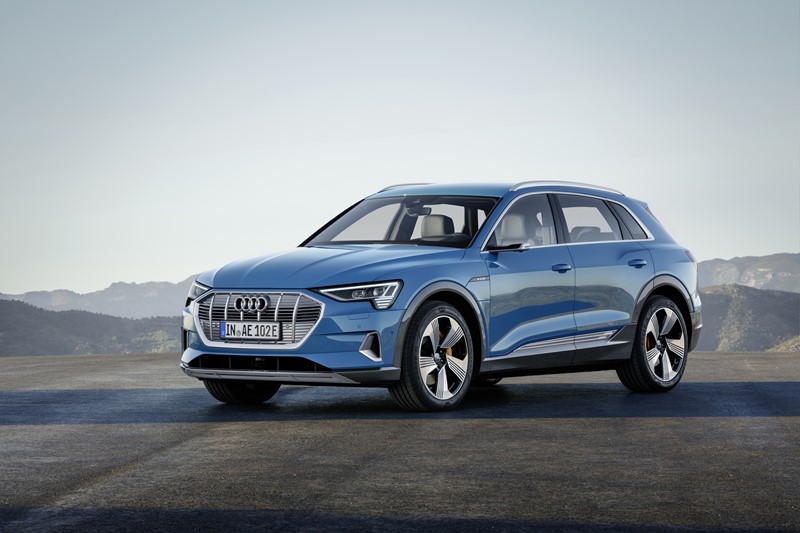 Elétrico e com muita tecnologia embarcada, novo Audi e-tron é apresentado oficialmente