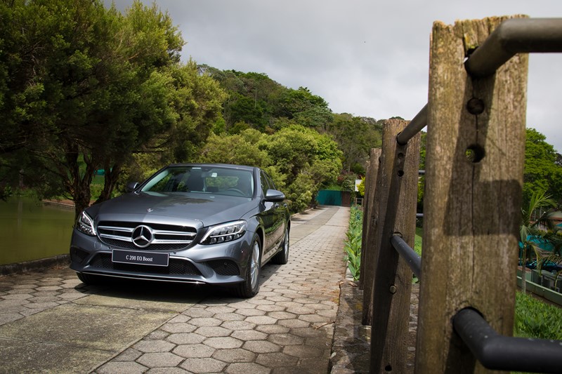 Mercedes-Benz Classe C 2019 ganha retoque visual e motores atualizados