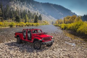 As portas e o teto da Jeep Gladiator podem ser removidos sem grandes esforços |Foto: Divulgação