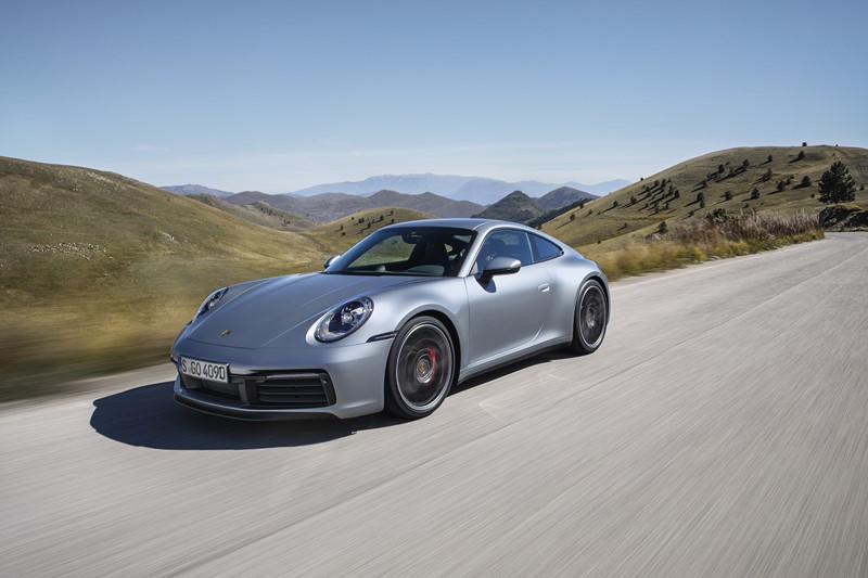 Novo Porsche 911 é revelado e fica mais tecnológico