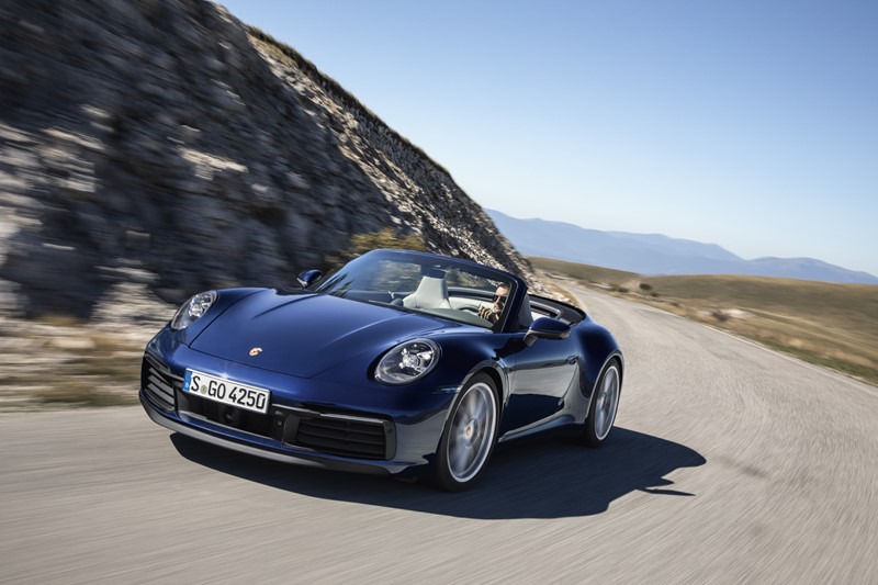 Porsche apresenta novo 911 Cabriolet com 450 cv