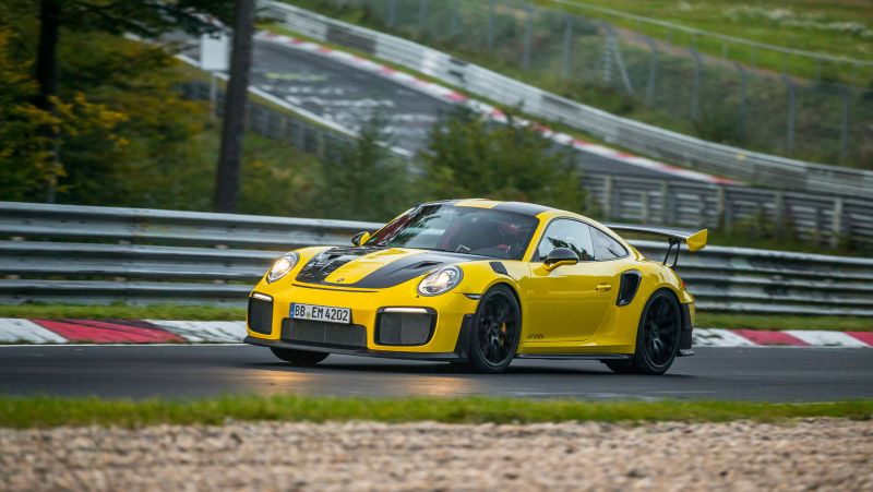 Porsche vai fabricar novas unidades do 911 GT2 RS para brasileiros