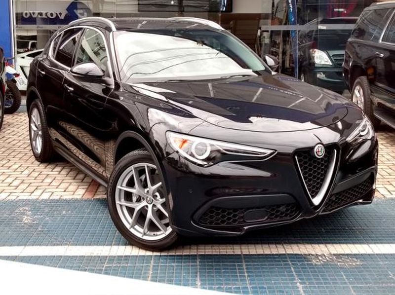 Importadora traz Alfa Romeo Stelvio Q4 para o Brasil por R$ 399 mil