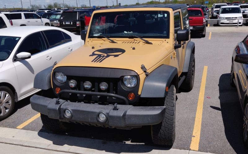 A incrível coleção de carros-monstro de Bentonville