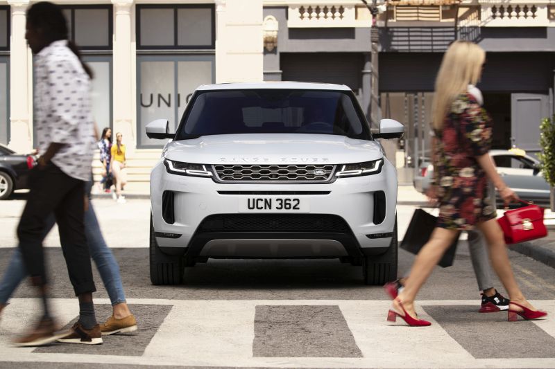 Novo Range Rover Evoque conquista cinco estrelas em teste de segurança europeu