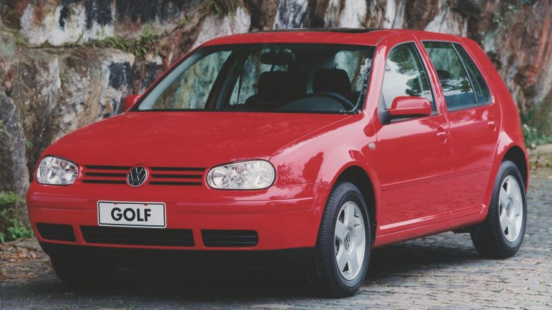 Recall da Volkswagen chama Golf e Passat por problema no airbag