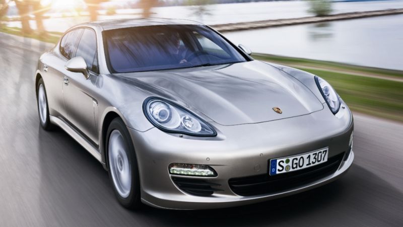 Recall da Porsche convoca 970 unidades do Panamera no Brasil