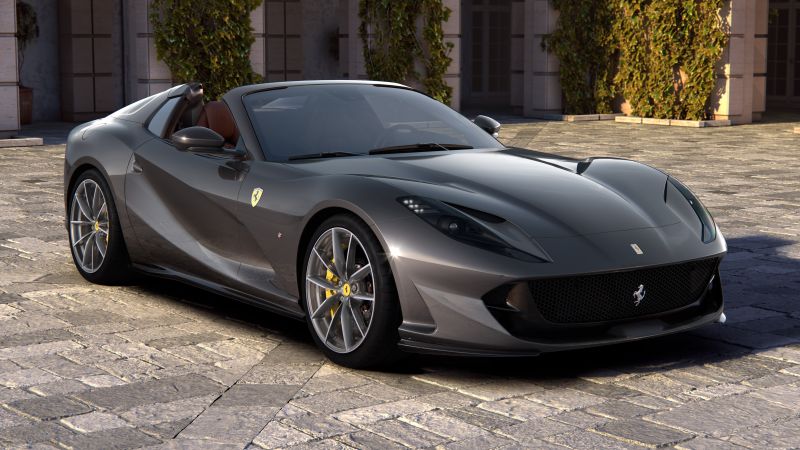 Ferrari 812 GTS é revelada e quebra jejum de 50 anos da marca