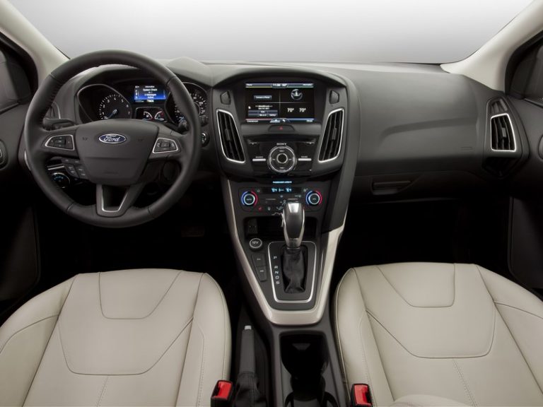Ford Focus 2015 ainda é uma boa opção de compra.