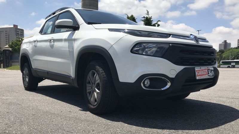 Testamos: Fiat Toro 1.8 Freedom oferece equipamentos e conforto de carro de passeio