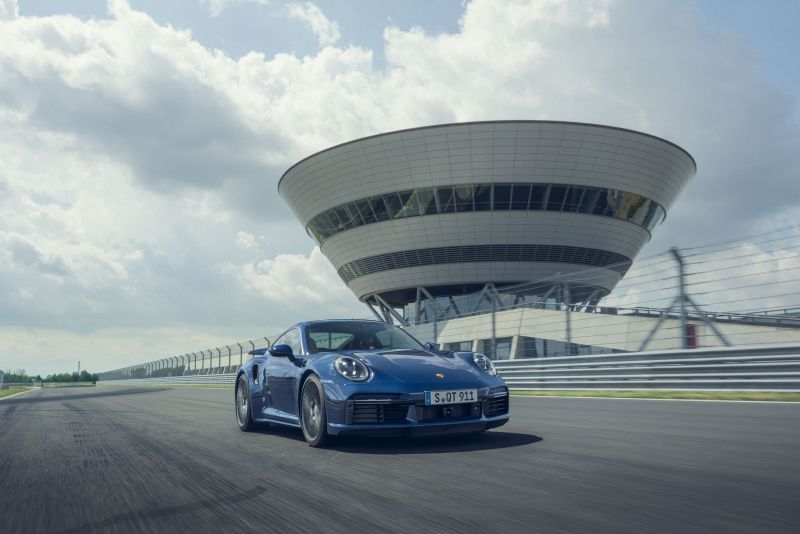 Porsche 911 Turbo: modelos estarão disponíveis para encomendas no Brasil em julho