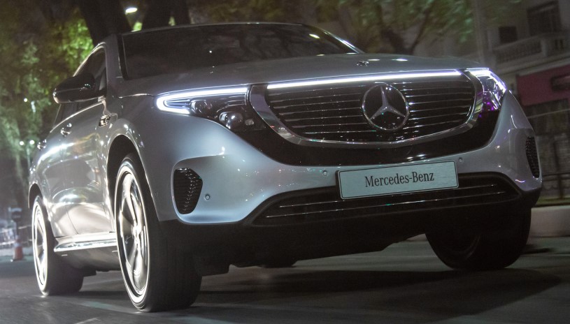 Por R$ 575 mil, Mercedes-Benz inicia vendas do elétrico EQC 400 no Brasil