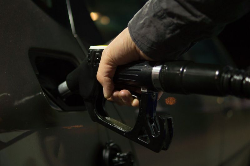 Gasolina sobe 2,53% na primeira quinzena de setembro e retoma patamar de março